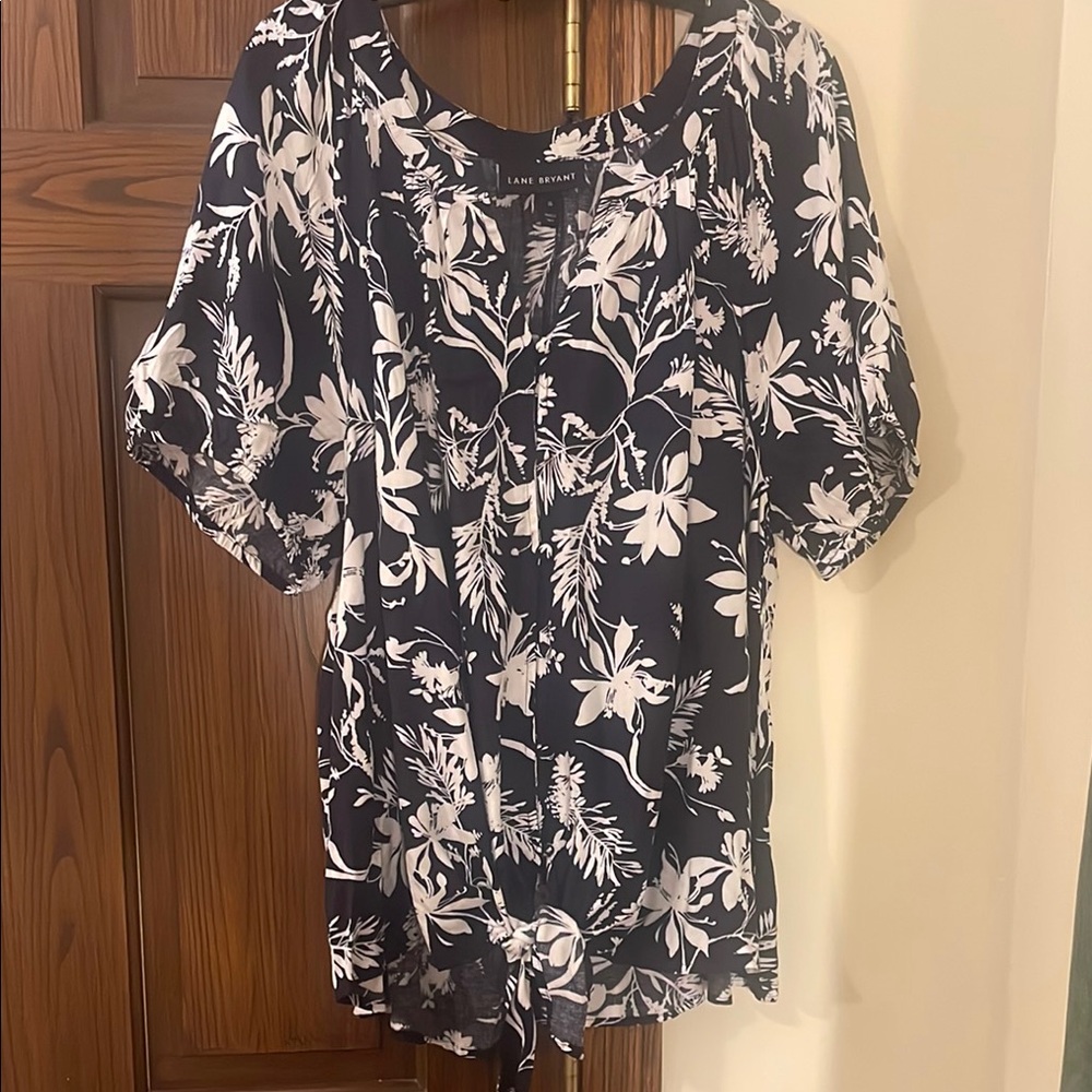 Lane Bryant Black and White Tie Front Short Sleeve Blouse